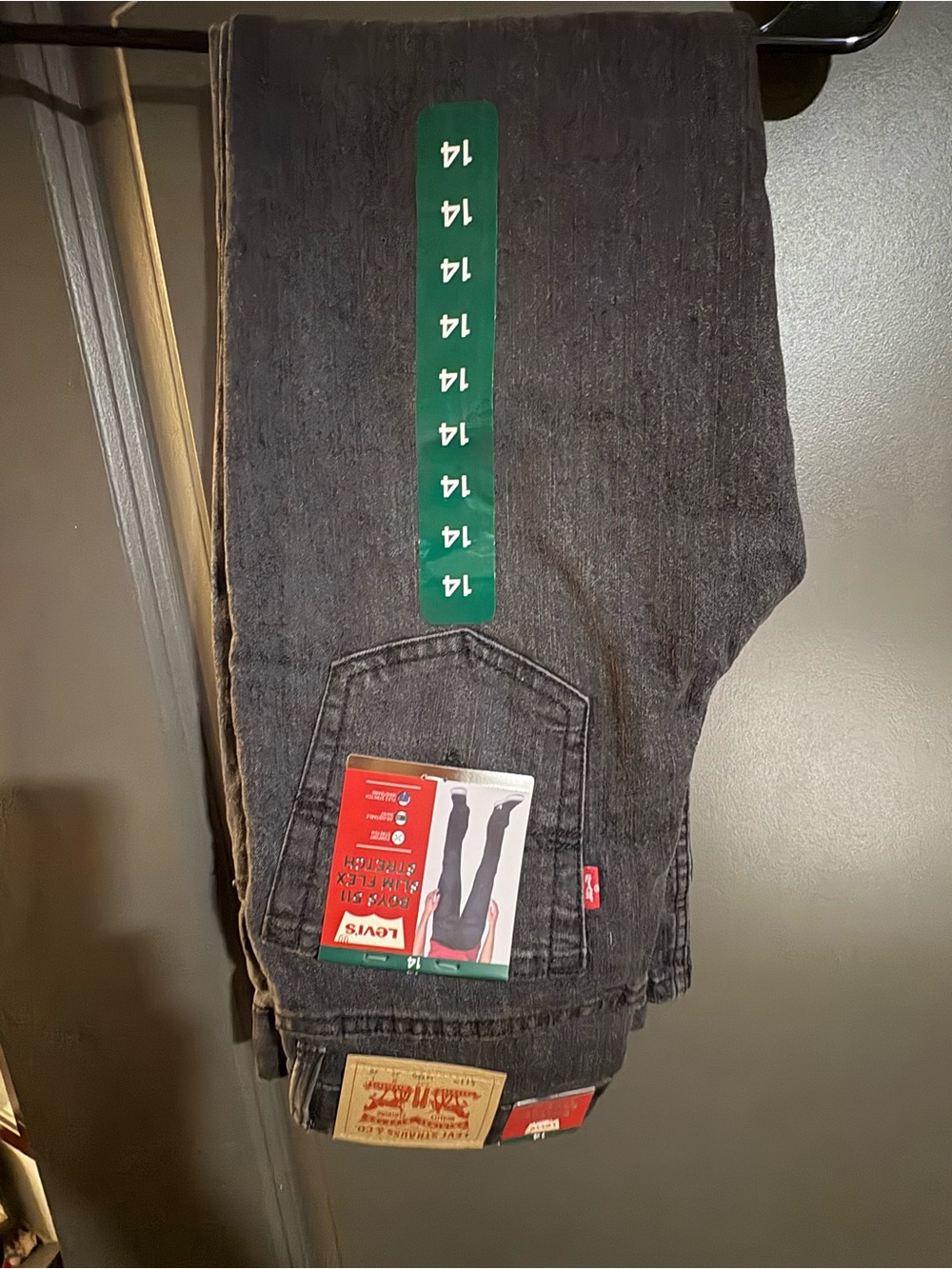 Levi's Black Denim Jeans - Classic Straight Fit
